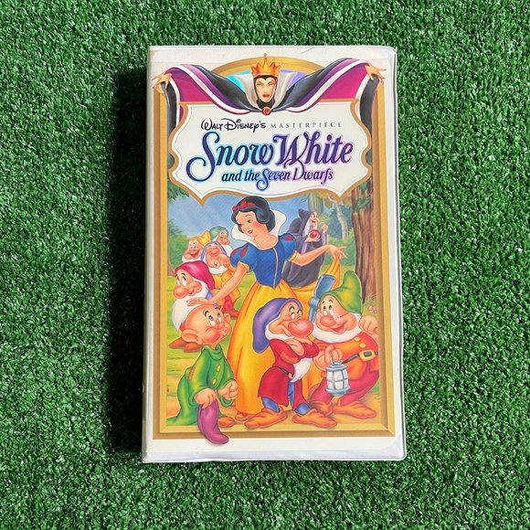Snow White and the Seven Dwarfs Walt Disney's Masterpiece Collection VHS (1994) - Picture 1 of 11